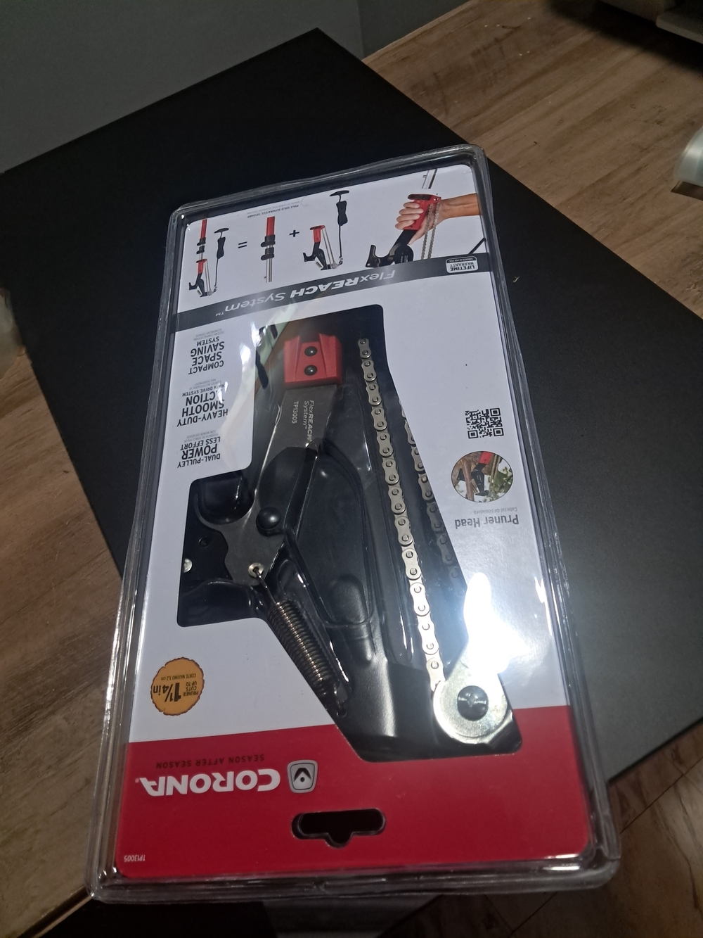 Corona FickReach Pruner Head - Black and Red